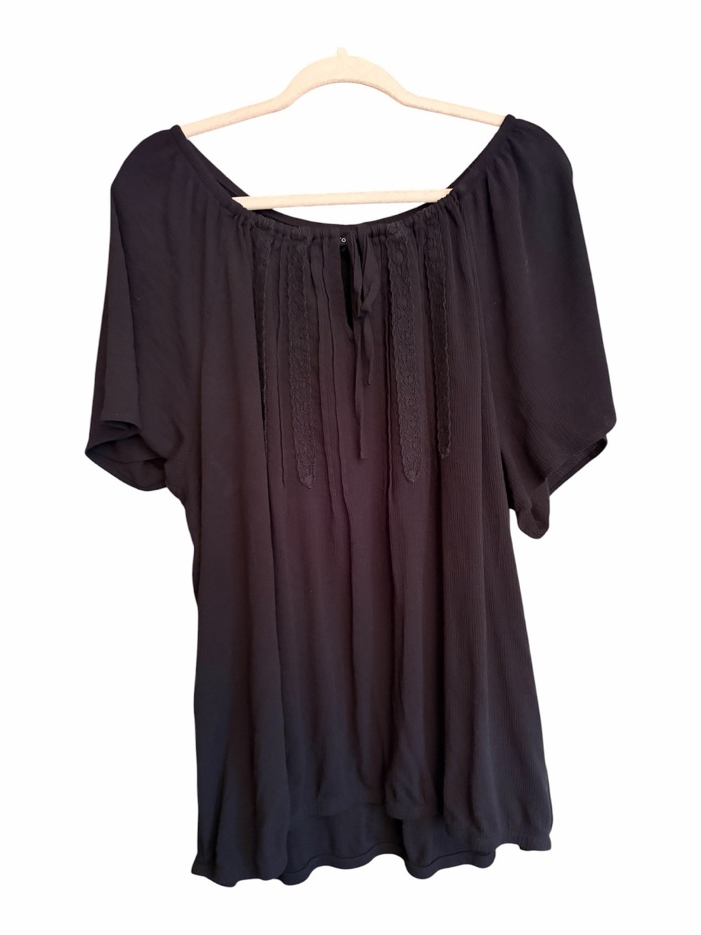 Torrid Plus Size - Crinkle Gauze Flutter
Sleeve Top -Tie Neck-Size 3X - Picture 3 of 10